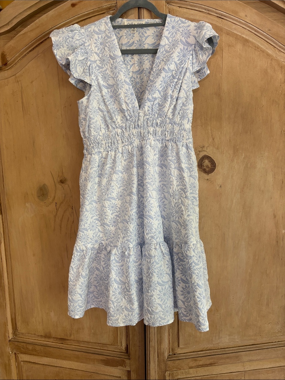 She and Sky White and Light Blue Floral Ruffle Sleeve Dress